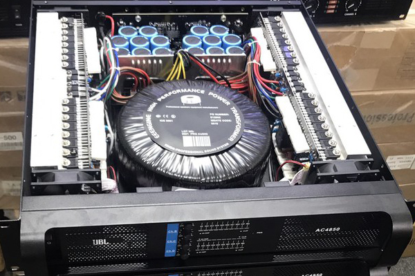 cuc-day-cong-suat-jbl-ac4850-3